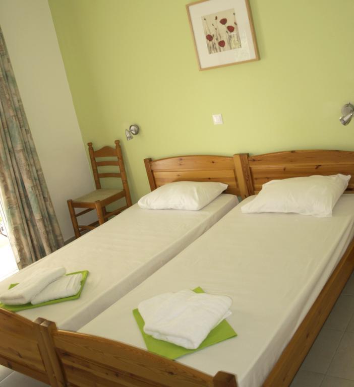 Nikolaki Rooms Porto Rafti Exterior photo