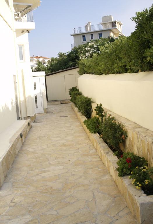 Nikolaki Rooms Porto Rafti Exterior photo