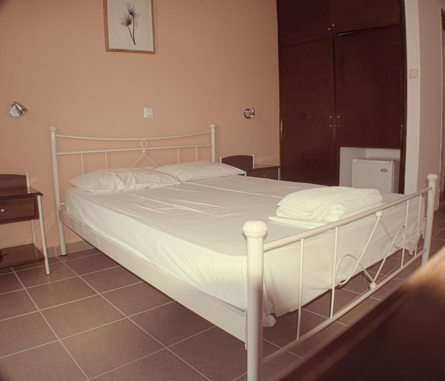 Nikolaki Rooms Porto Rafti Exterior photo